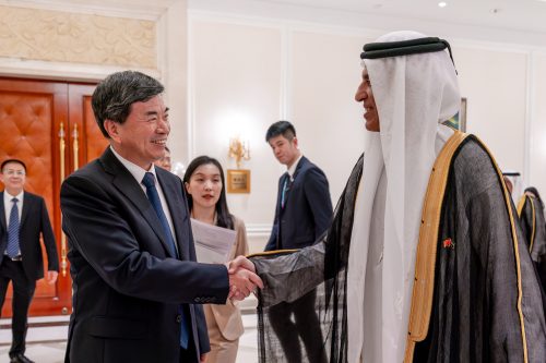 في إطار زيارة سموه لجمهورية الصين الشعبية حاكم رأس الخيمة يلتقي سكرتير الحزب الشيوعي في مقاطعة فوجيان